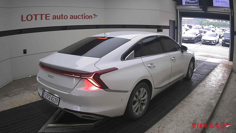 2022 KIA K8
