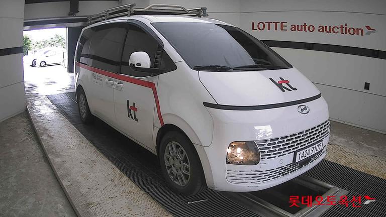 2022 HYUNDAI Staria