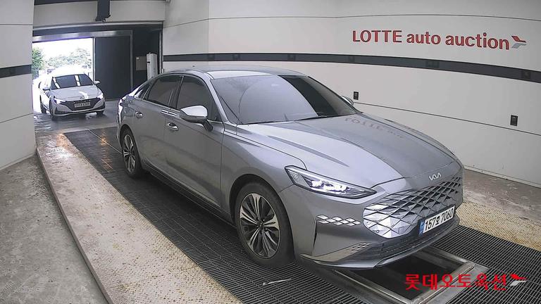 2022 KIA K8