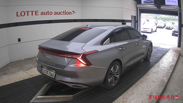 2022 KIA K8