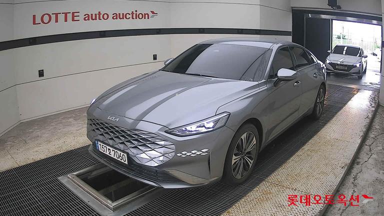 2022 KIA K8