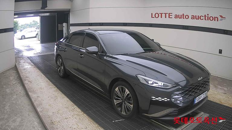 2022 KIA K8