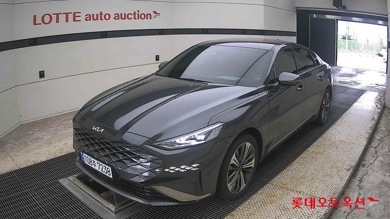 2022 KIA K8