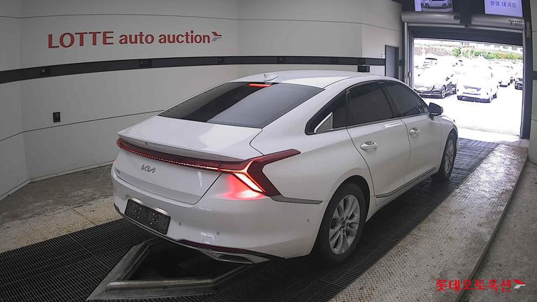 2023 KIA K8