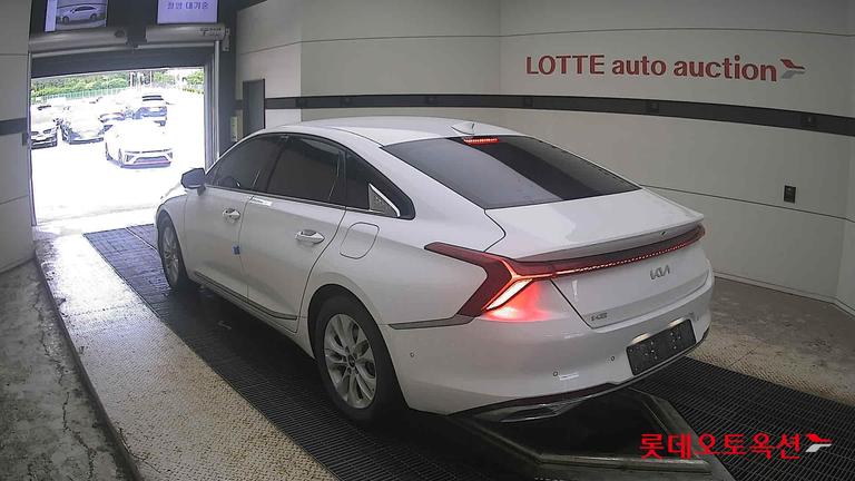 2023 KIA K8
