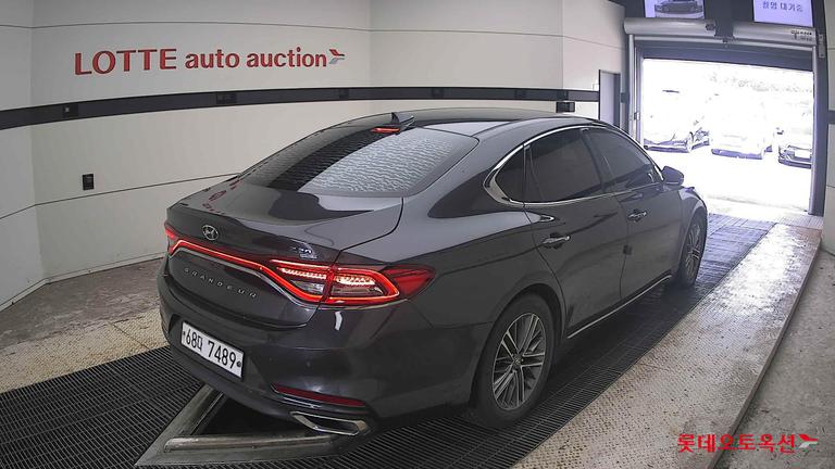 2018 HYUNDAI Grandeur