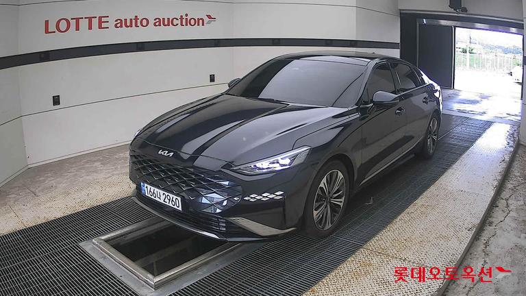 2023 KIA K8