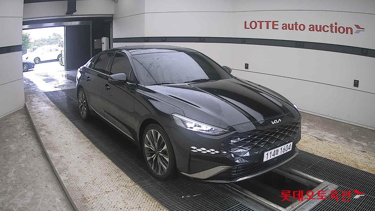 2022 KIA K8