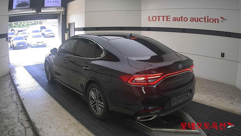 2017 HYUNDAI Grandeur