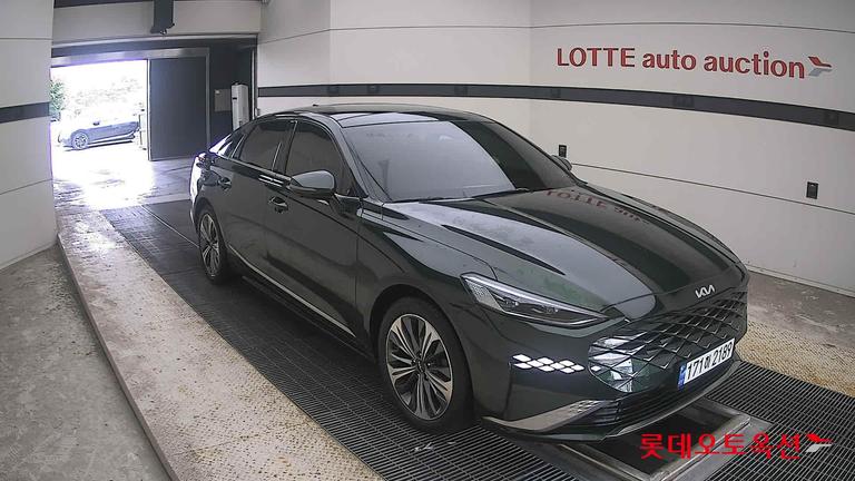 2023 KIA K8