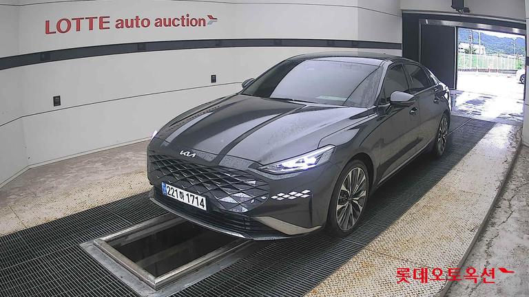 2023 KIA K8