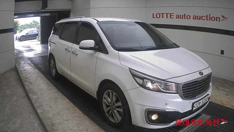 2015 KIA Carnival