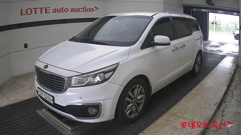 2015 KIA Carnival