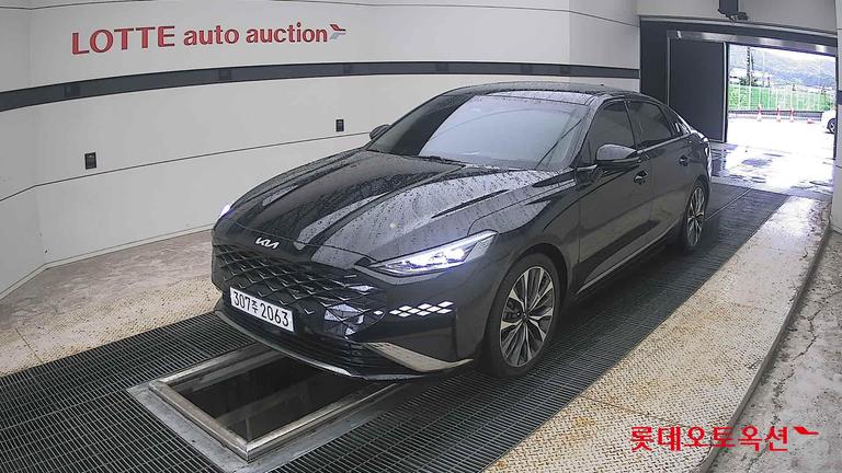 2023 KIA K8