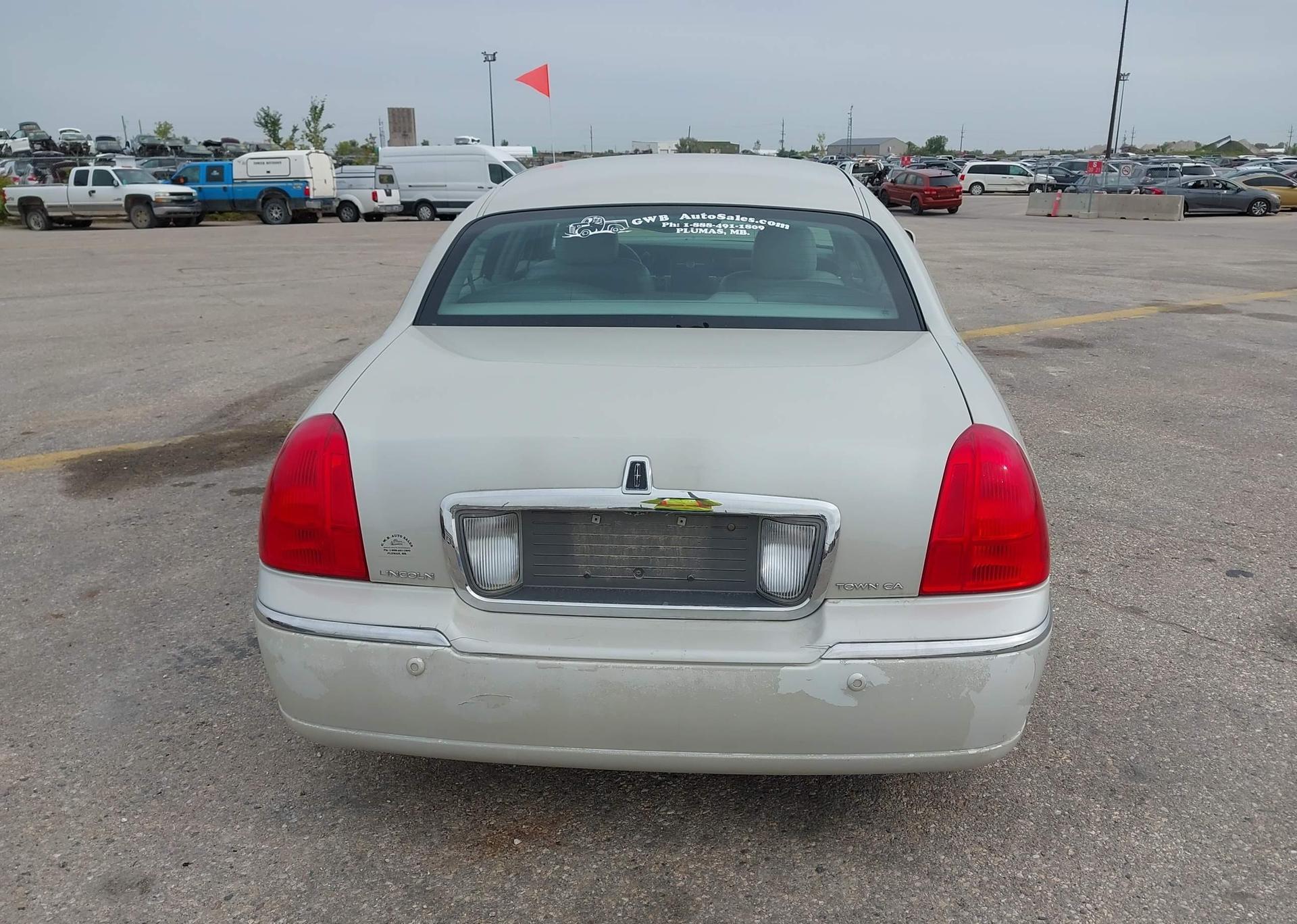 2005 LINCOLN TOWN CAR SIGNATURE