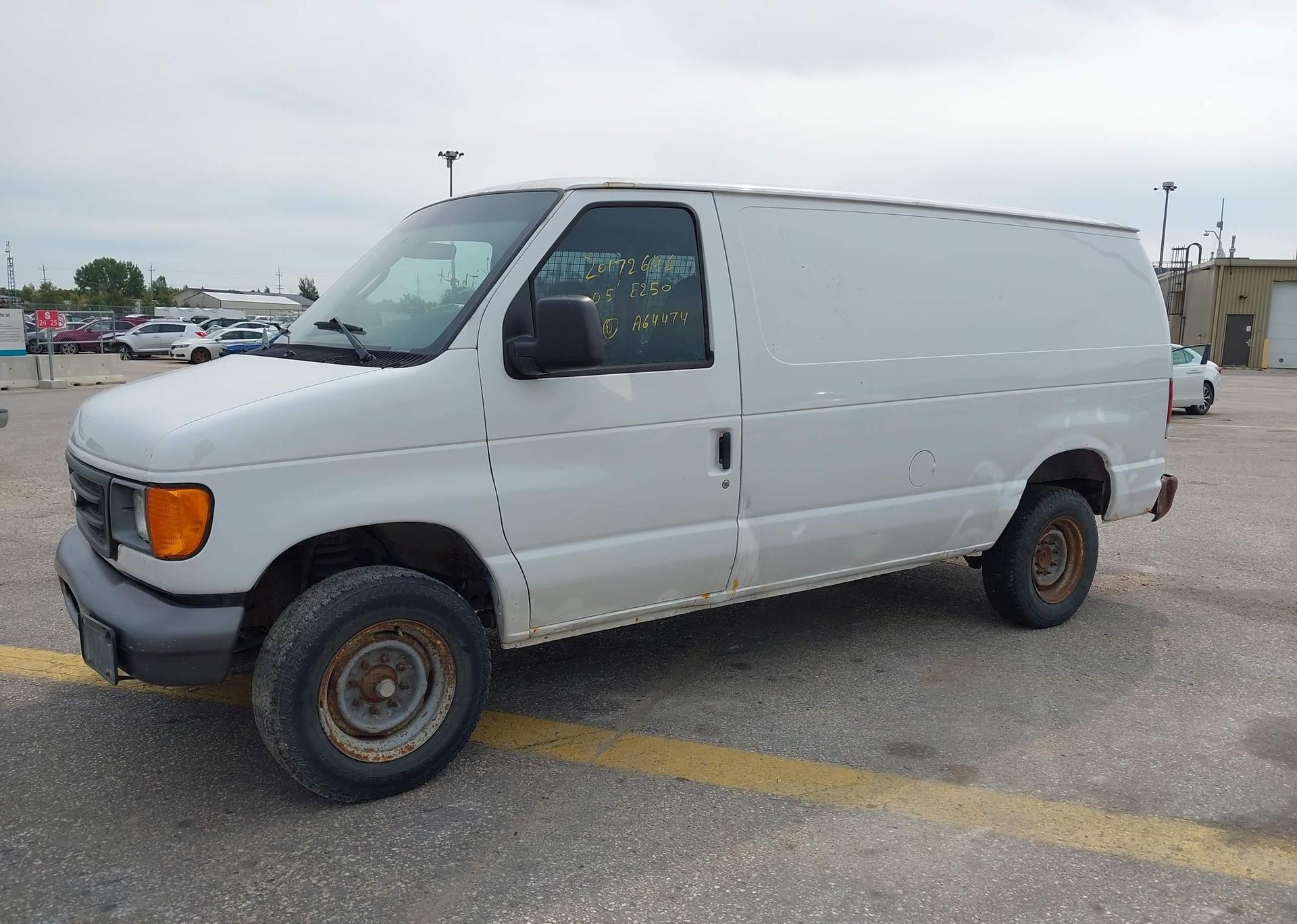 2005 FORD E250 ECONOLINE CARGO