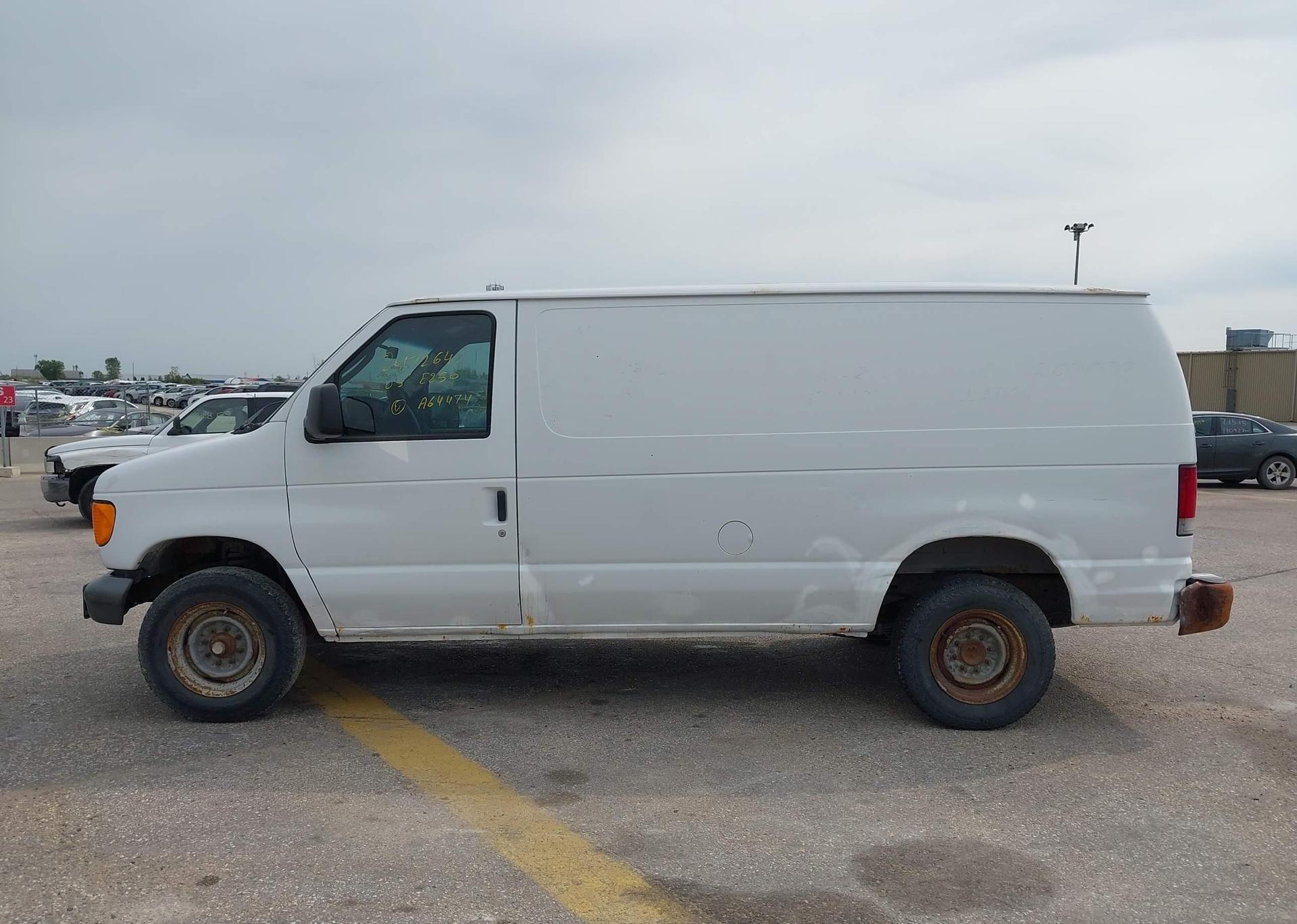 2005 FORD E250 ECONOLINE CARGO