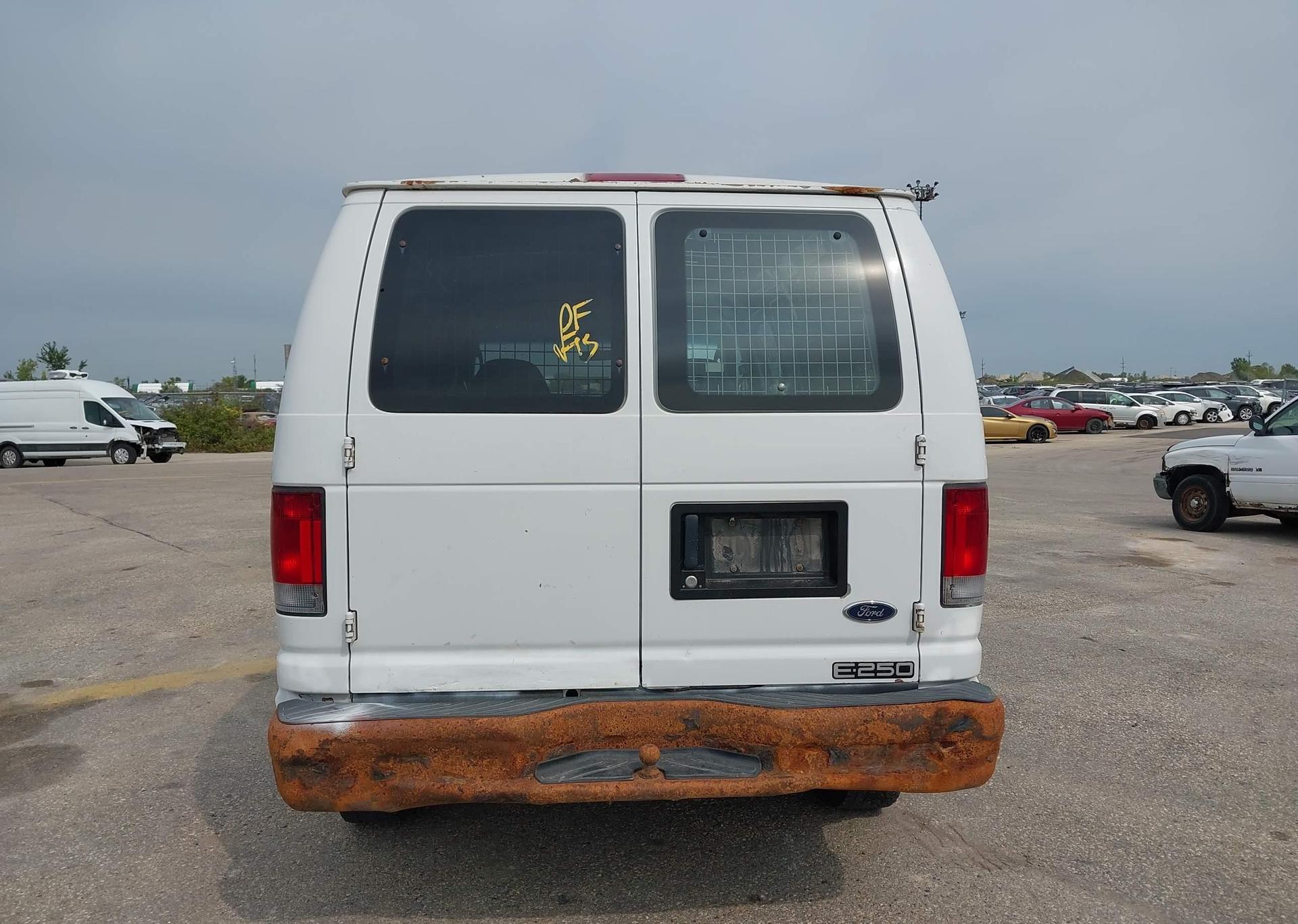 2005 FORD E250 ECONOLINE CARGO