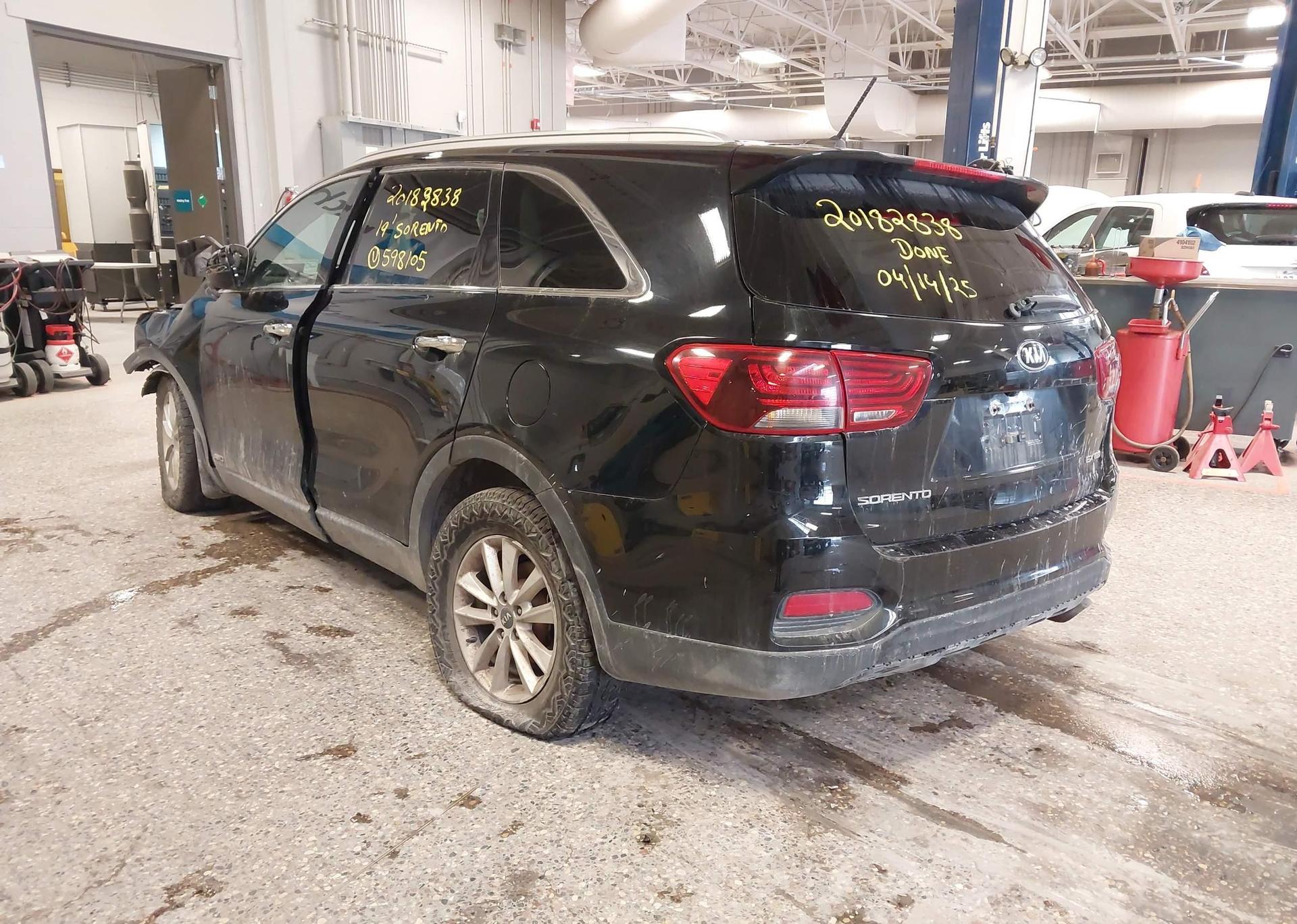 2019 KIA SORENTO EX