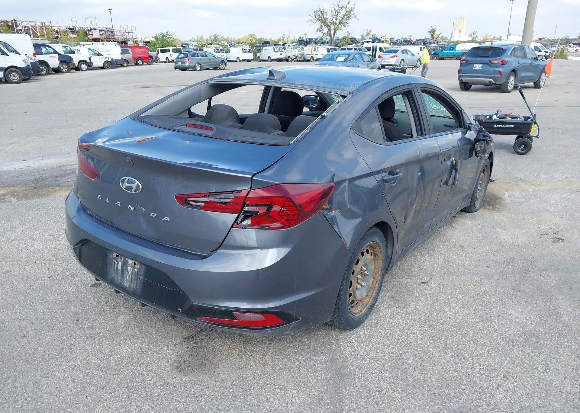 2020 HYUNDAI elantra se