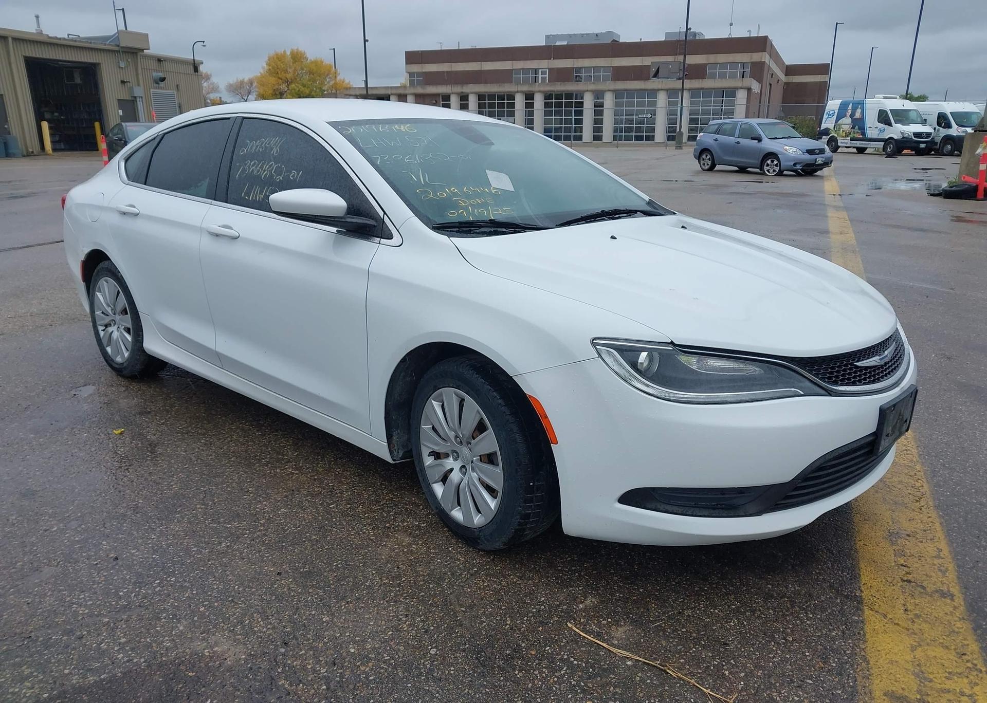 2016 CHRYSLER 200 LX