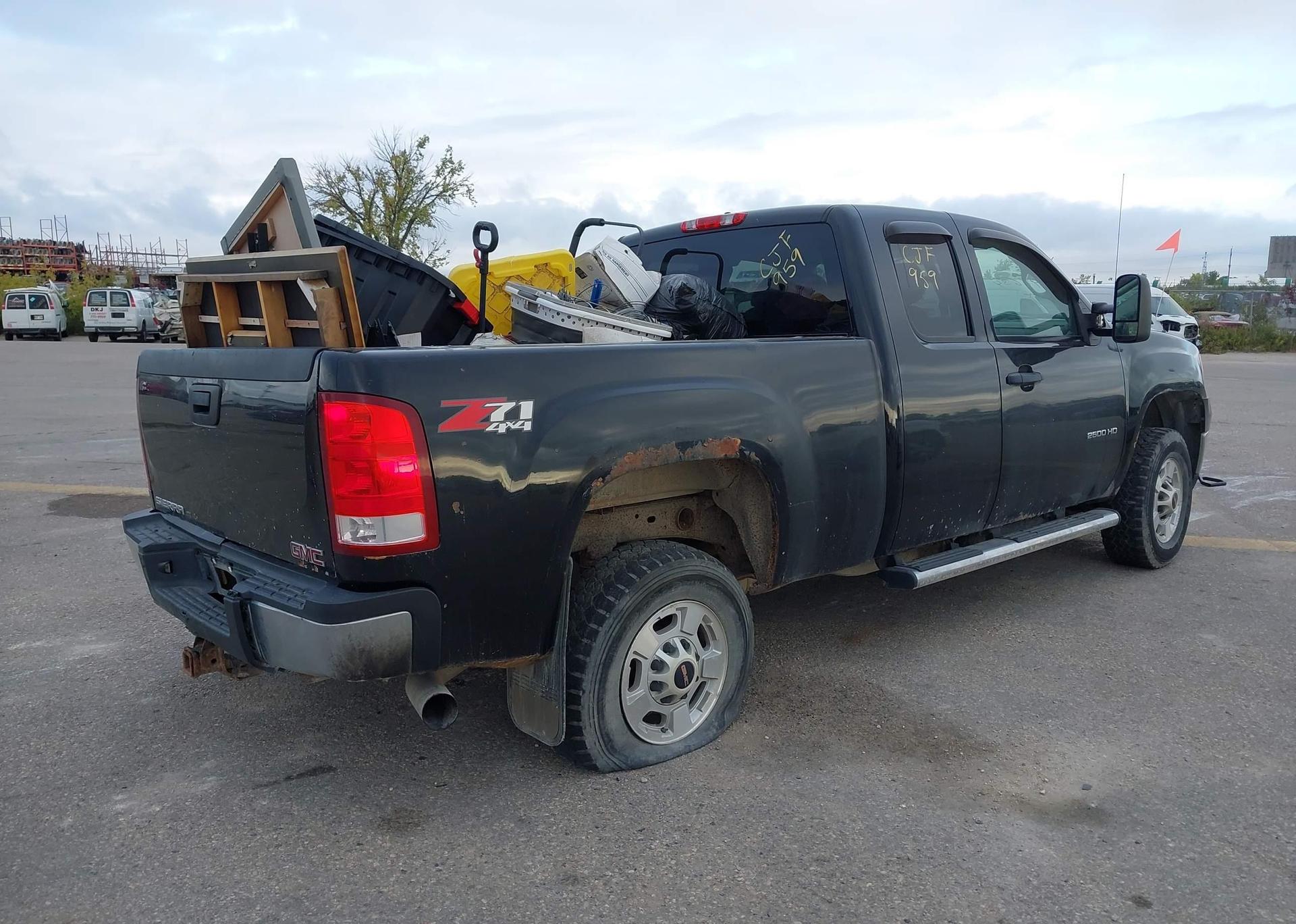 2011 GMC SIERRA 2500 HD SLE EXT CAB