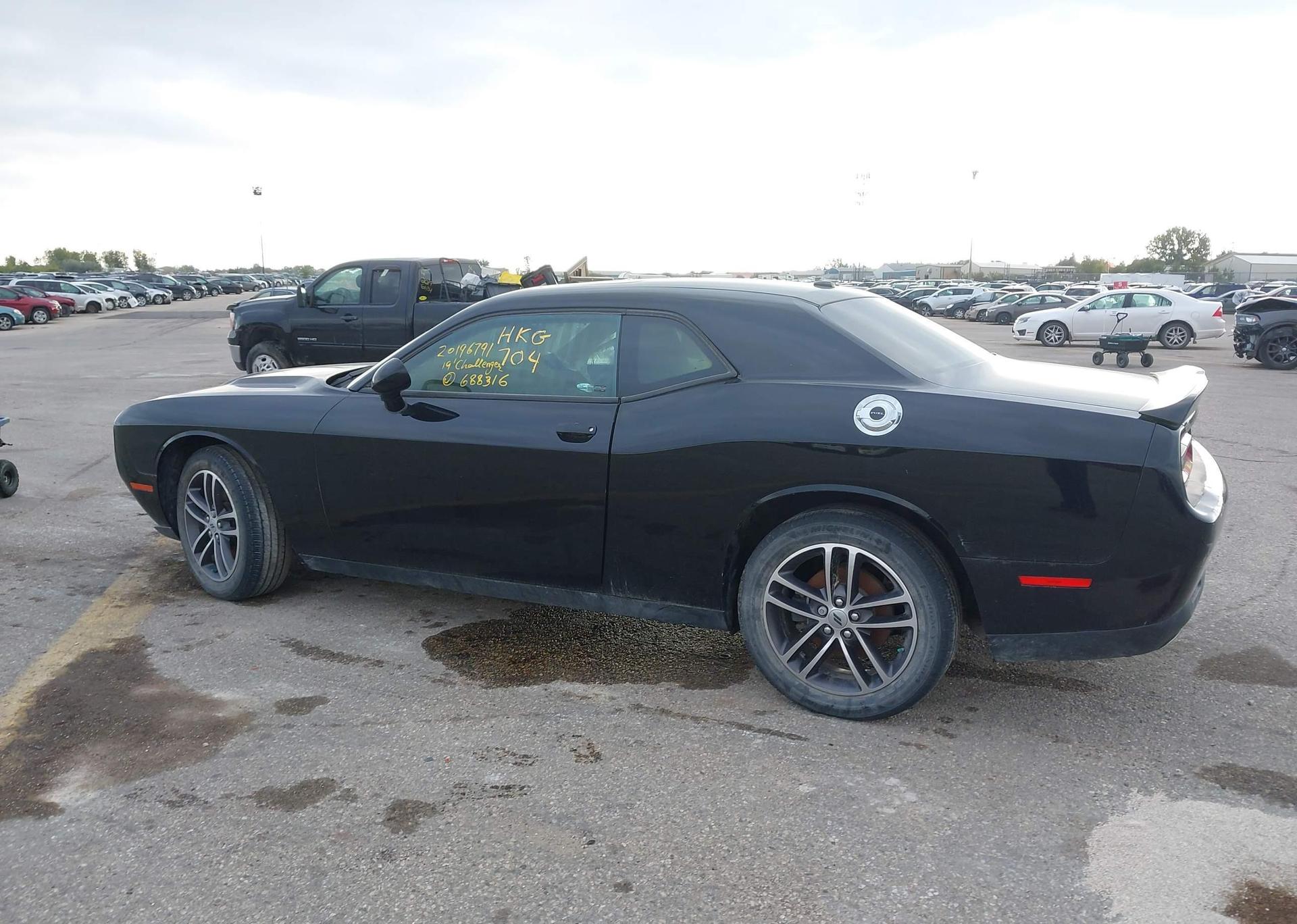 2019 DODGE CHALLENGER SXT