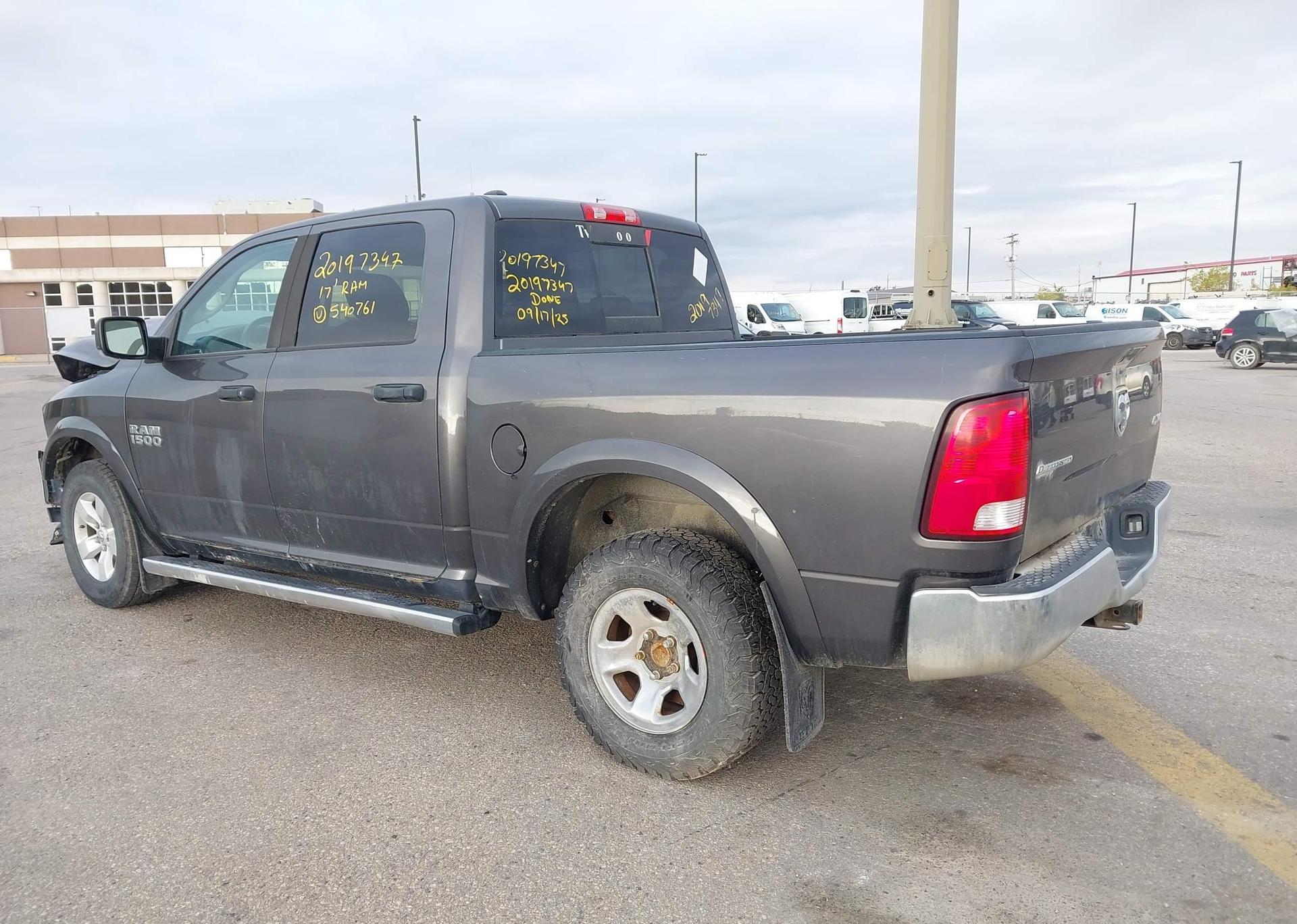 2017 DODGE RAM 1500 SLT CREW CAB