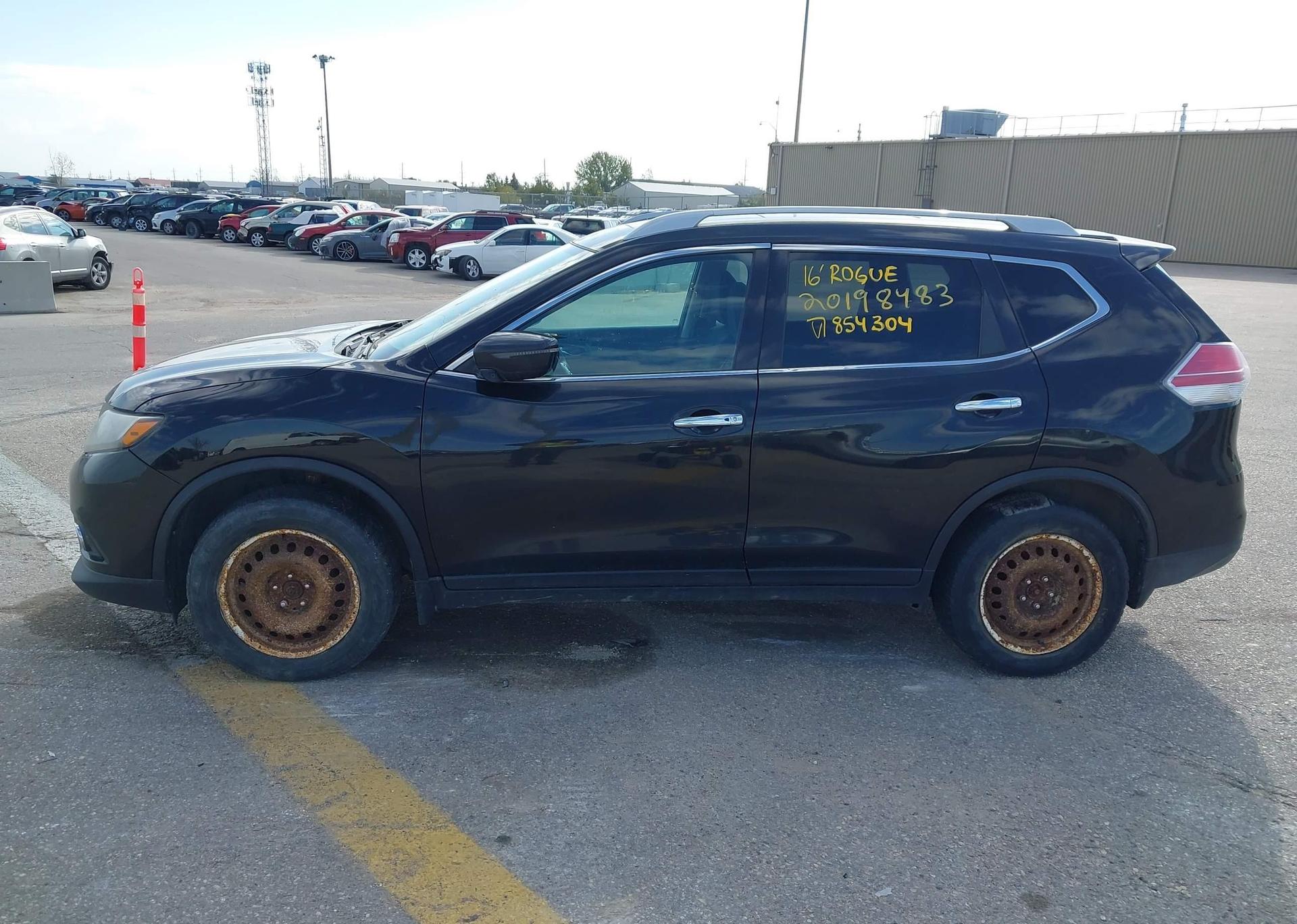 2016 NISSAN ROGUE S