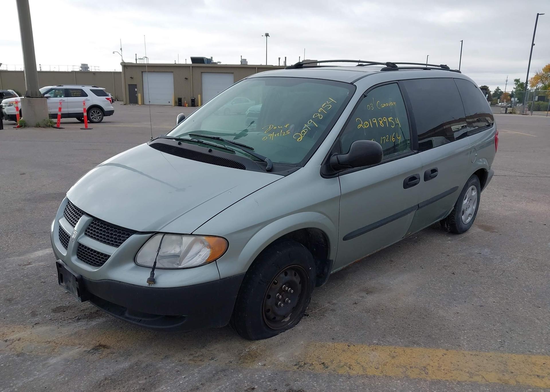 2003 DODGE CARAVAN SE