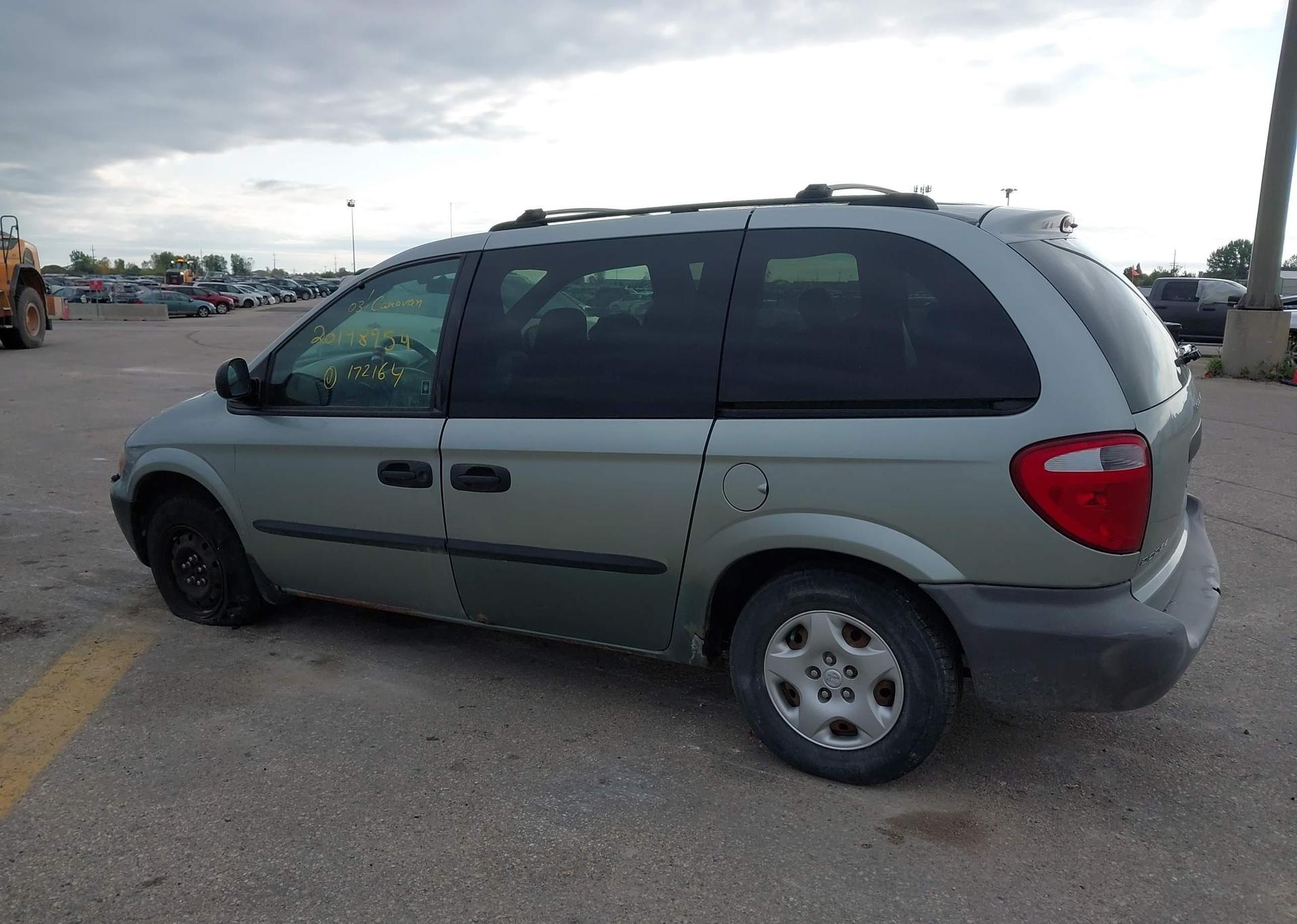2003 DODGE CARAVAN SE
