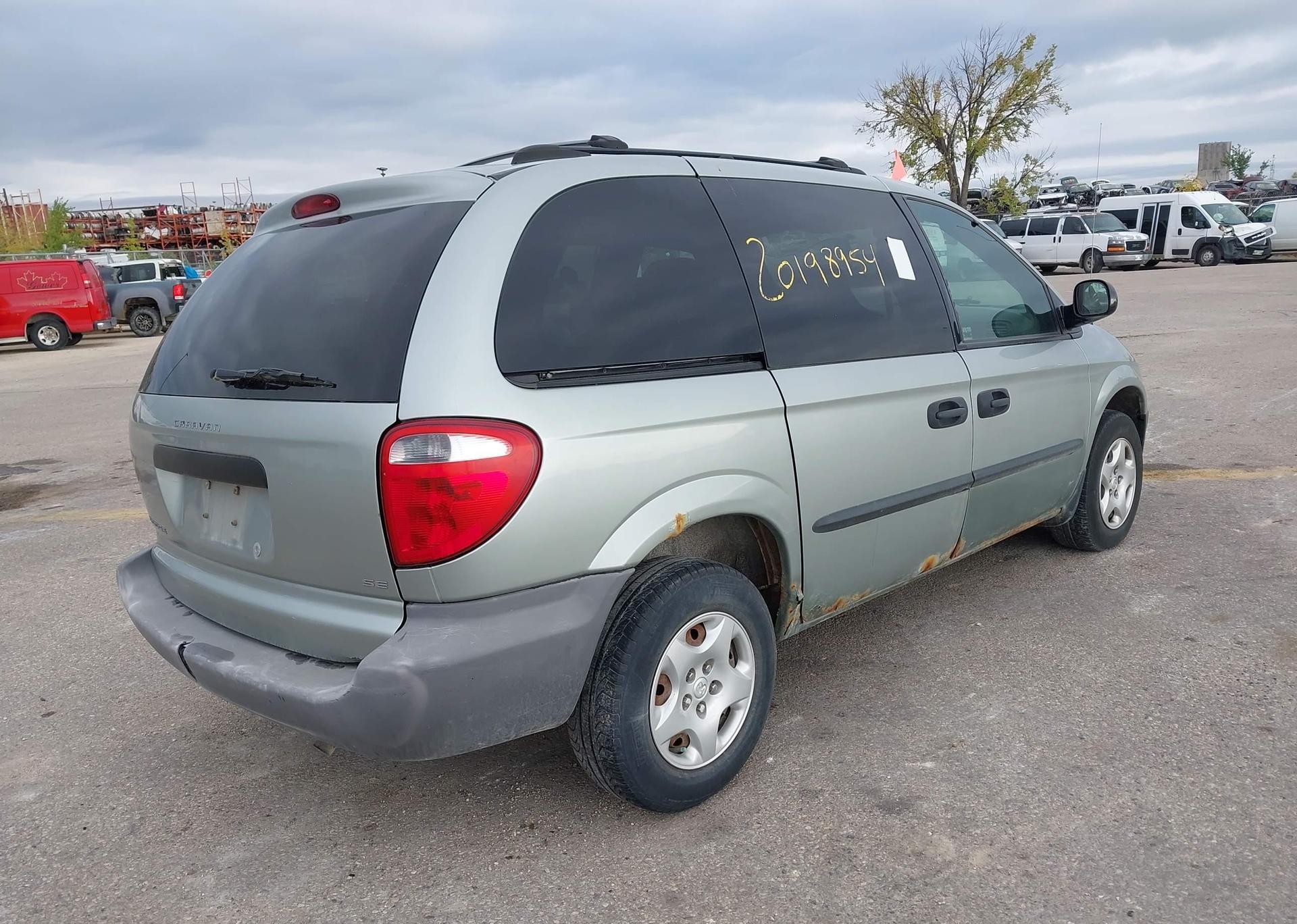 2003 DODGE CARAVAN SE