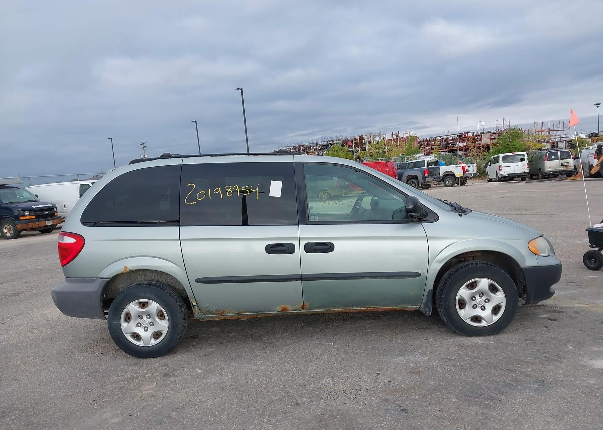 2003 DODGE CARAVAN SE