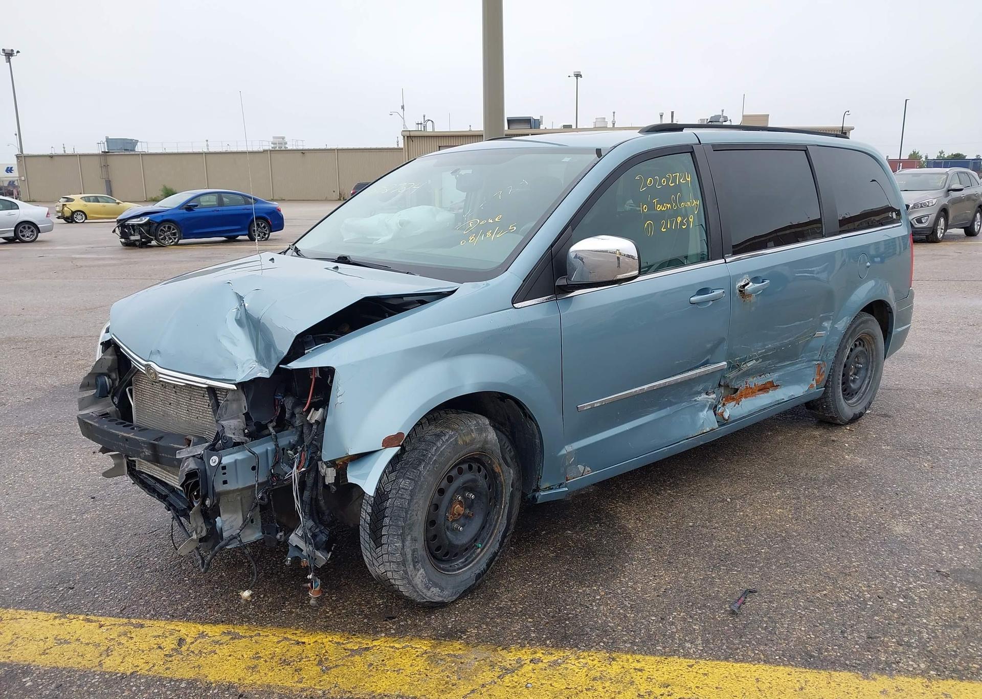 2010 CHRYSLER TOWN & COUNTRY TOURING