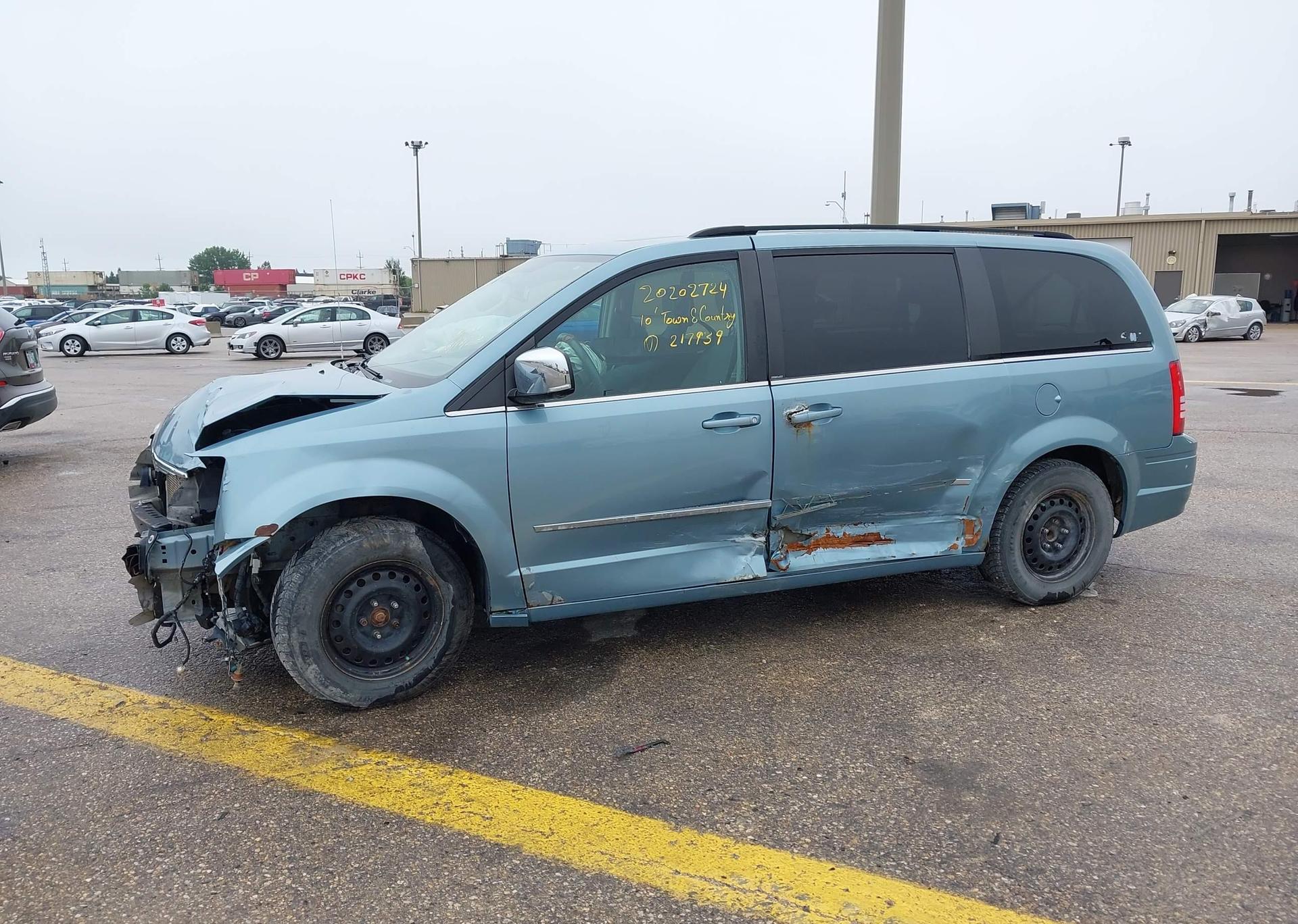 2010 CHRYSLER TOWN & COUNTRY TOURING