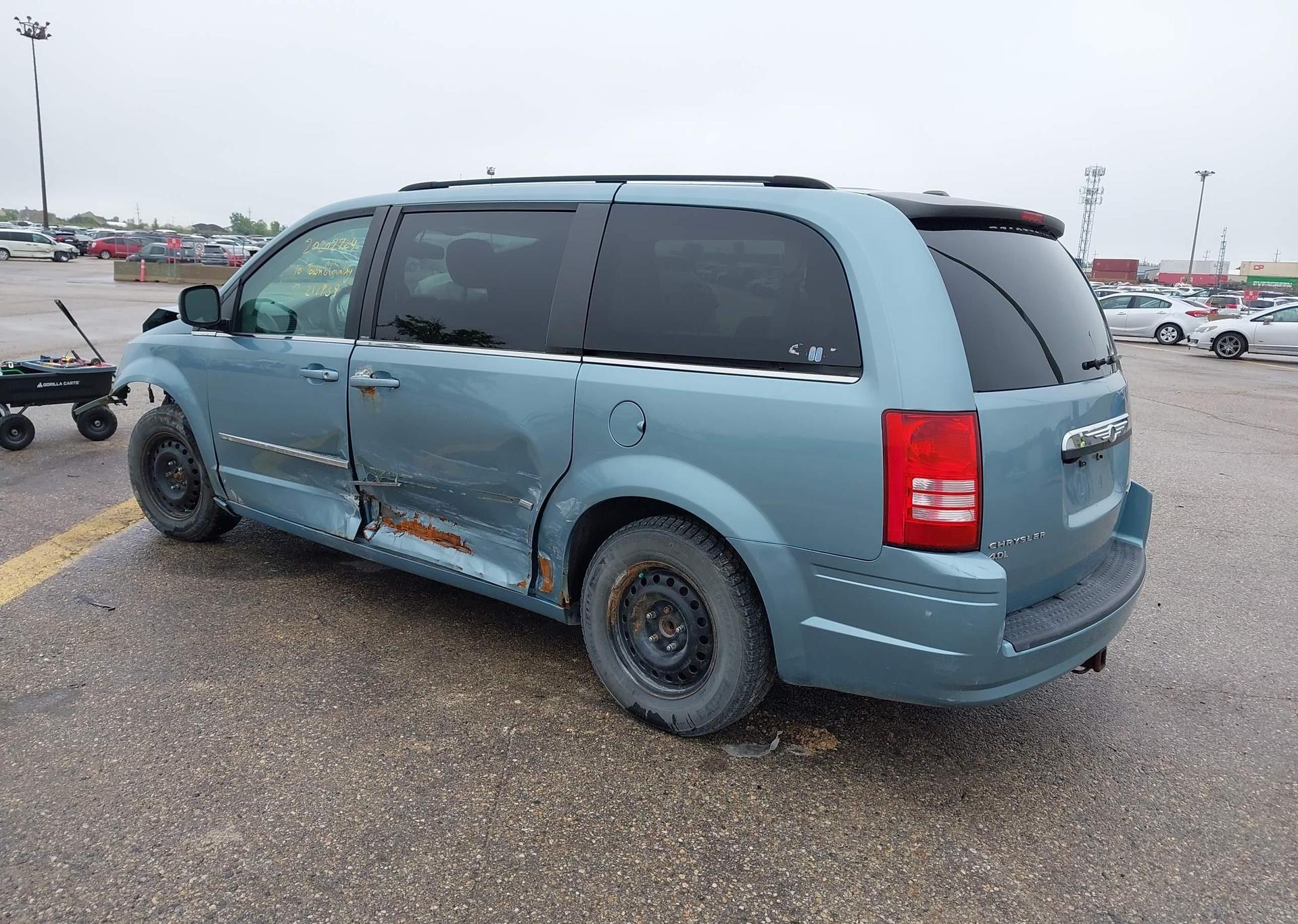 2010 CHRYSLER TOWN & COUNTRY TOURING