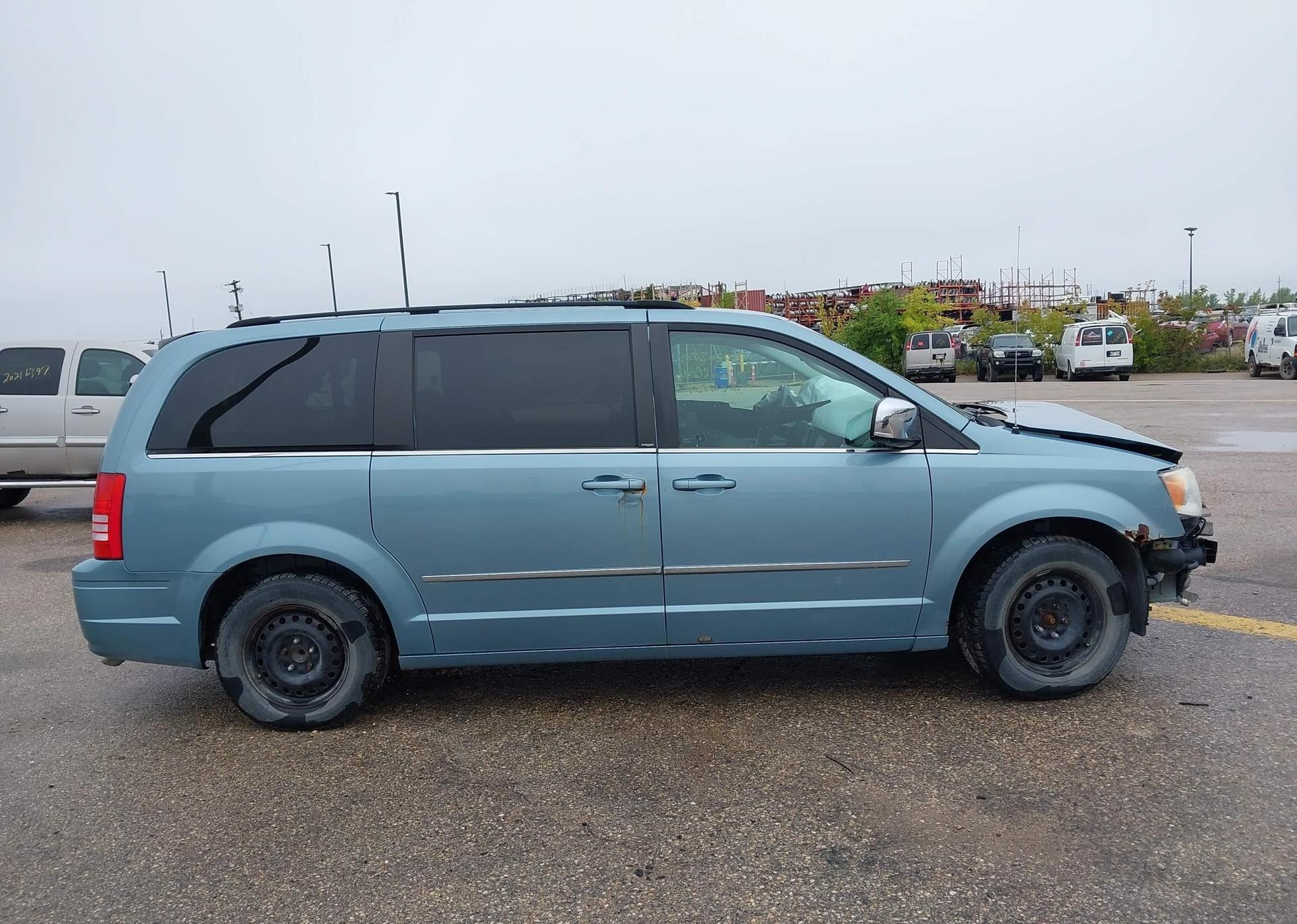 2010 CHRYSLER TOWN & COUNTRY TOURING