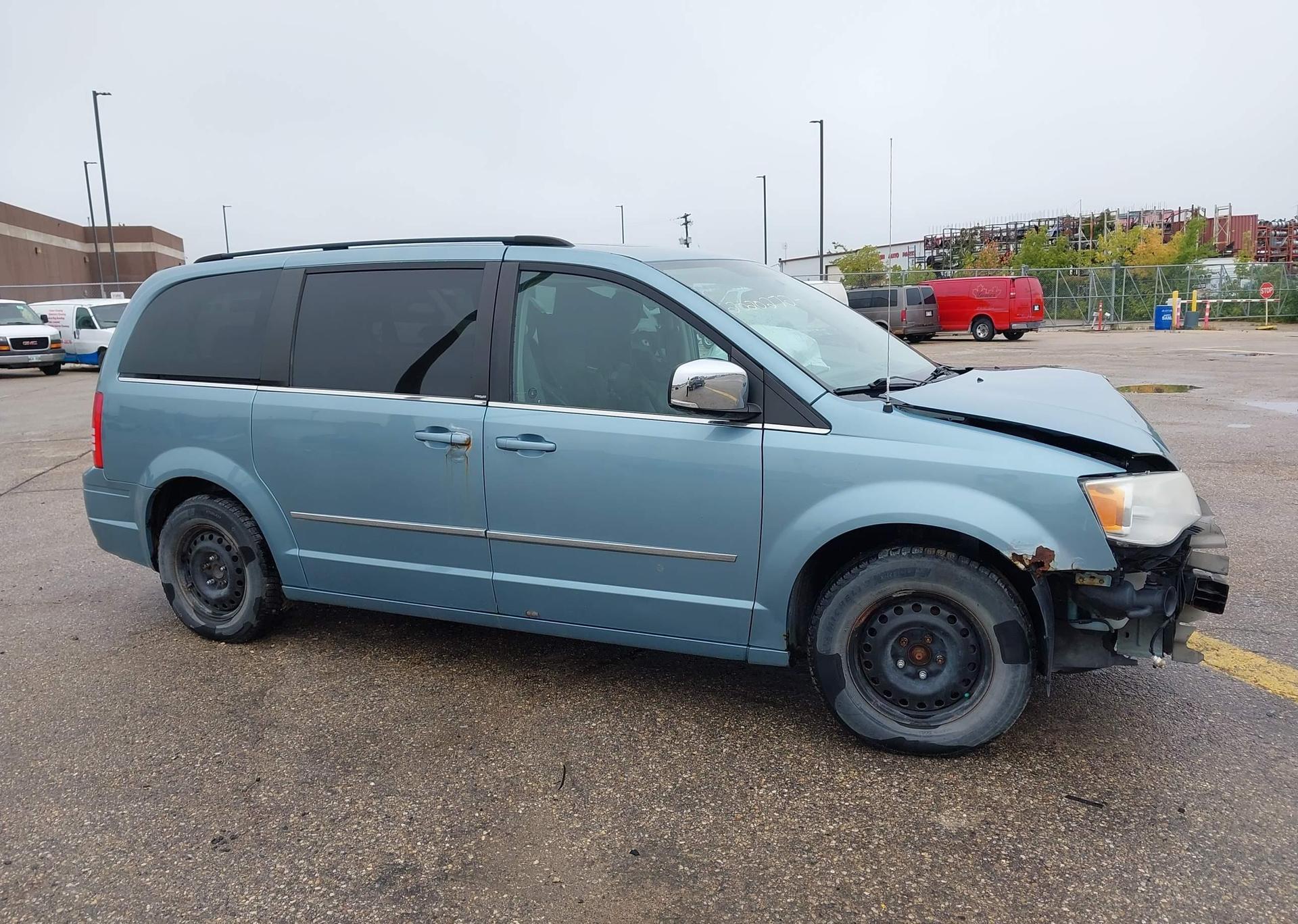 2010 CHRYSLER TOWN & COUNTRY TOURING