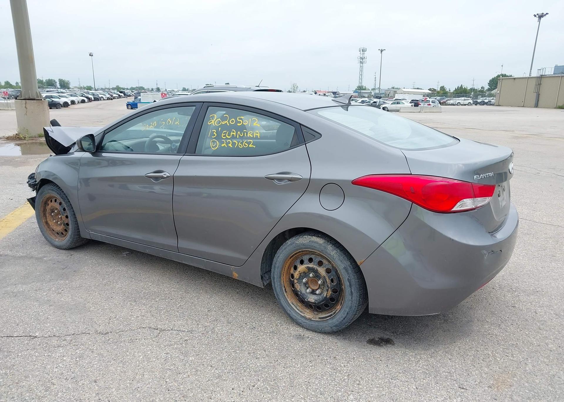 2013 HYUNDAI ELANTRA GL