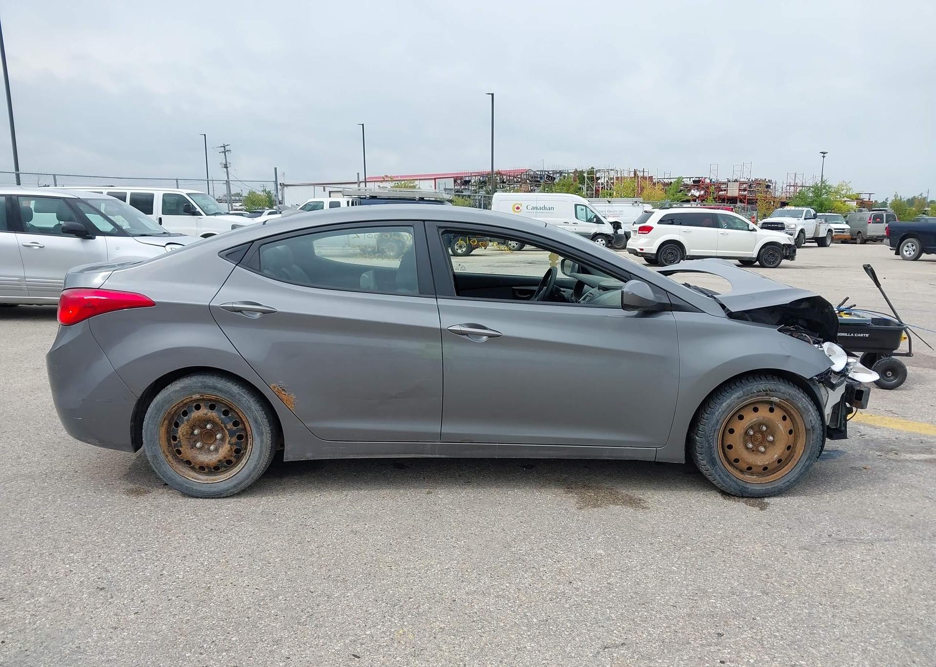 2013 HYUNDAI ELANTRA GL