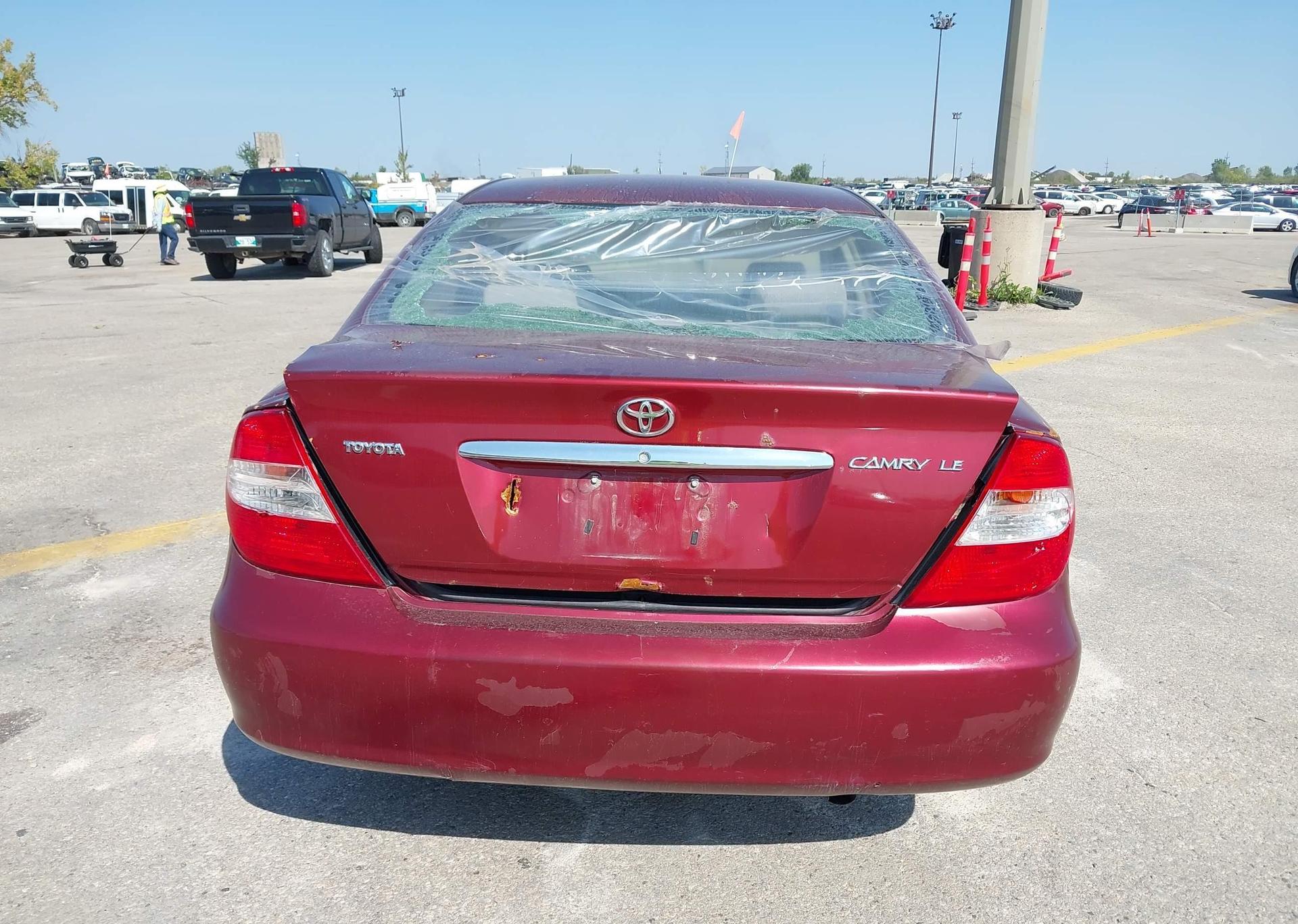 2002 TOYOTA CAMRY LE