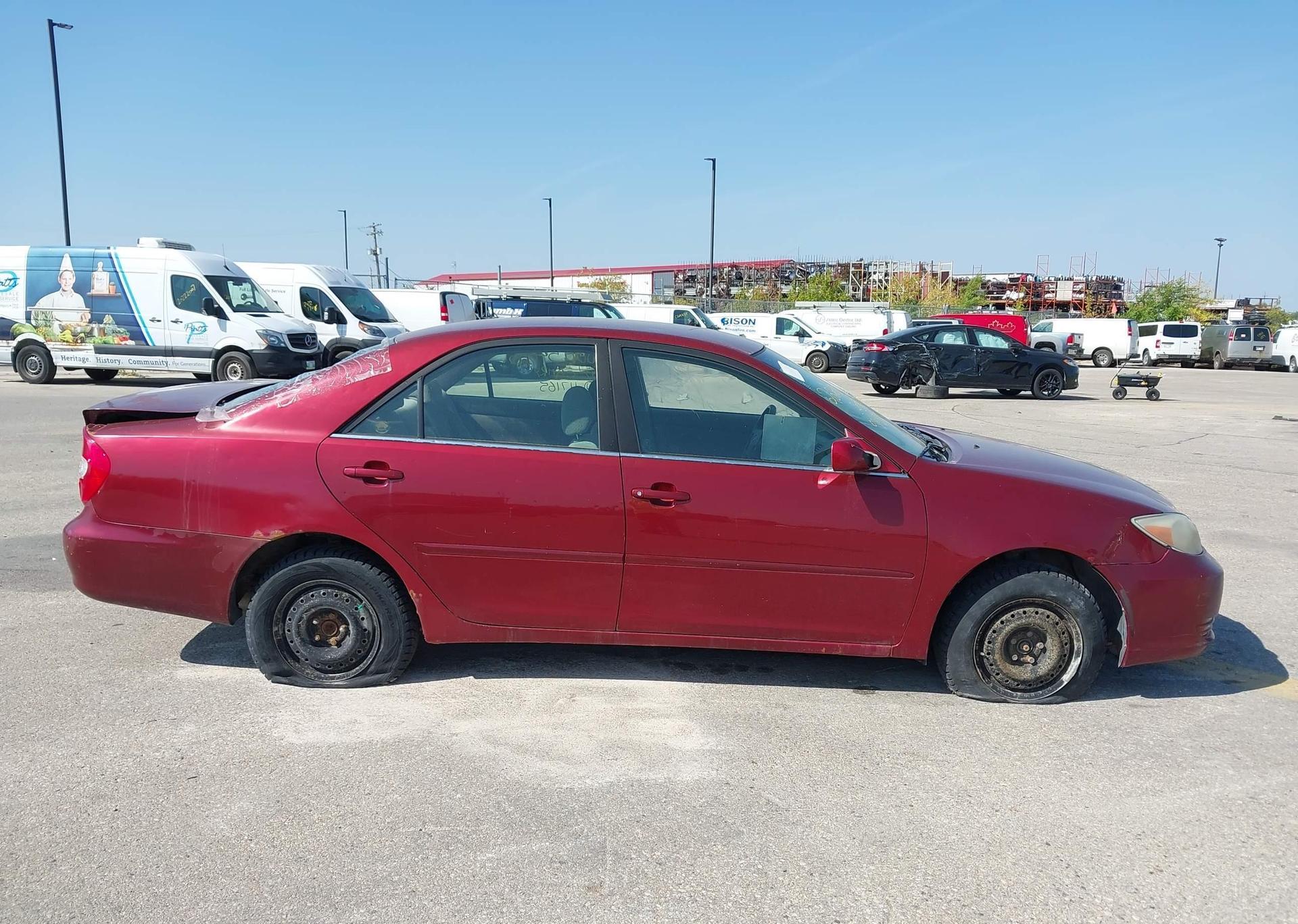 2002 TOYOTA CAMRY LE