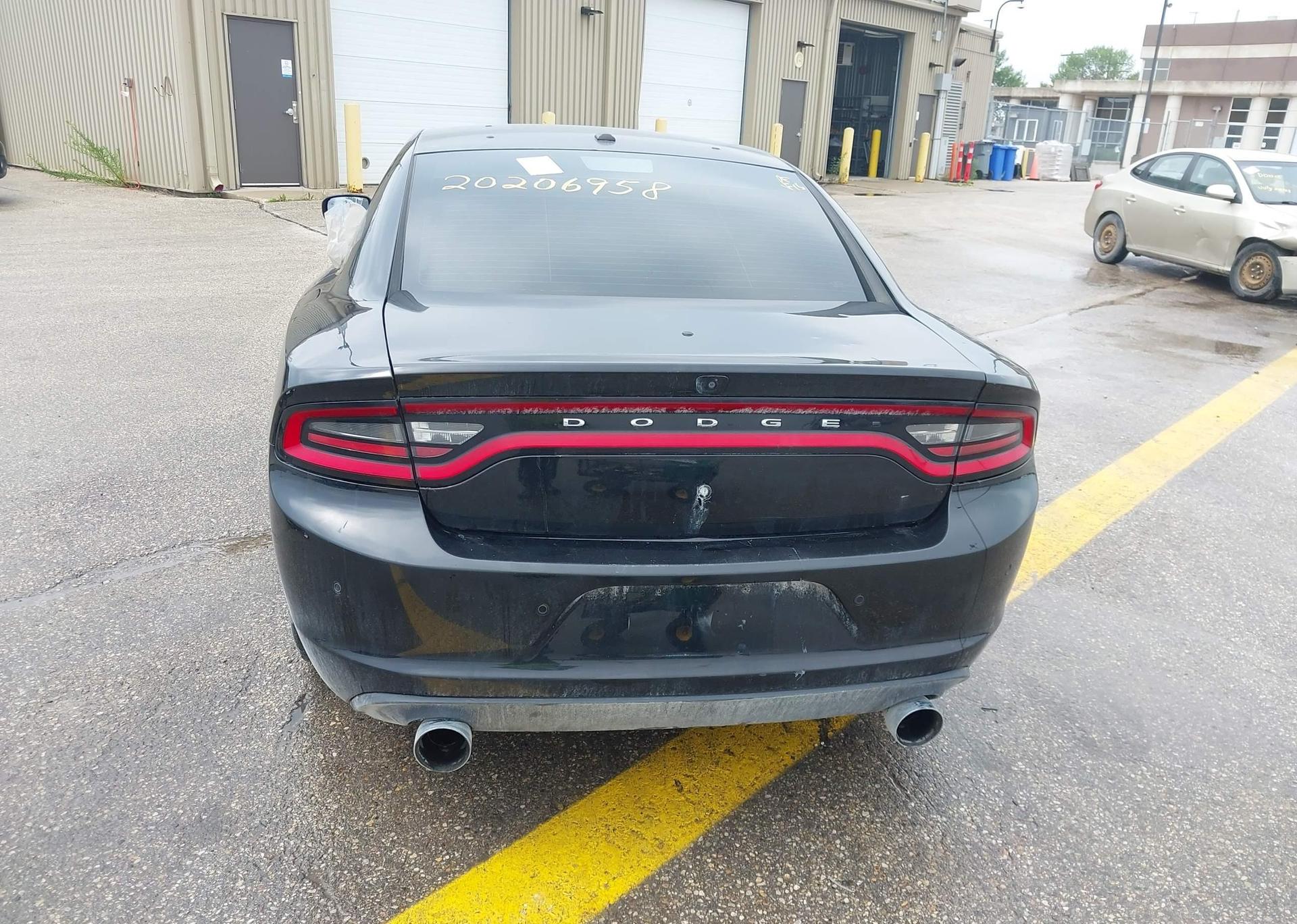 2018 DODGE CHARGER SE V8
