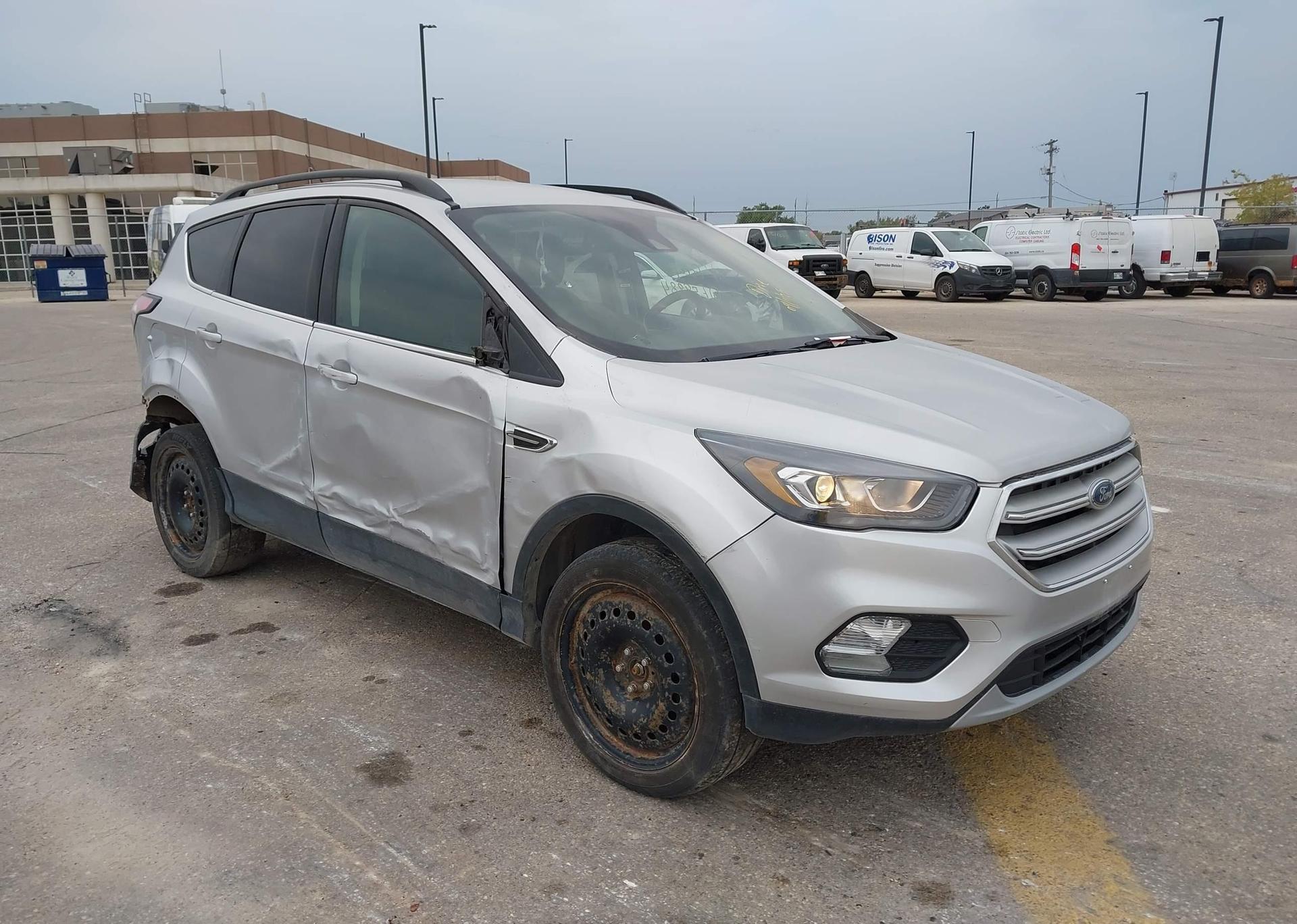 2017 FORD ESCAPE SE