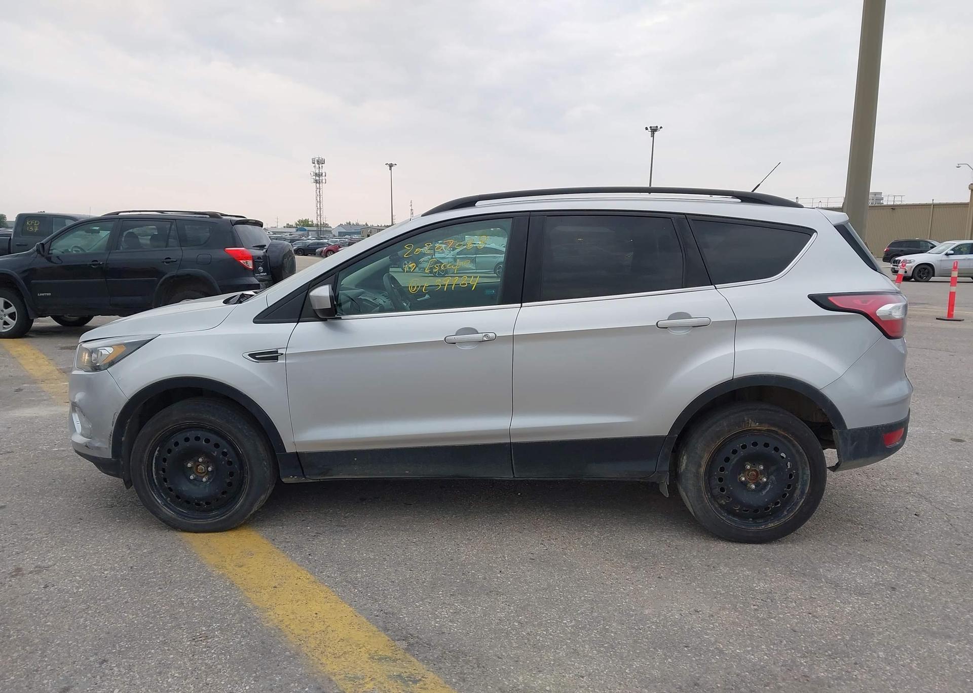 2017 FORD ESCAPE SE