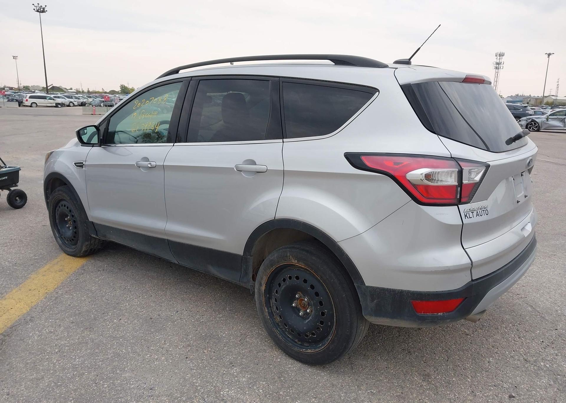 2017 FORD ESCAPE SE