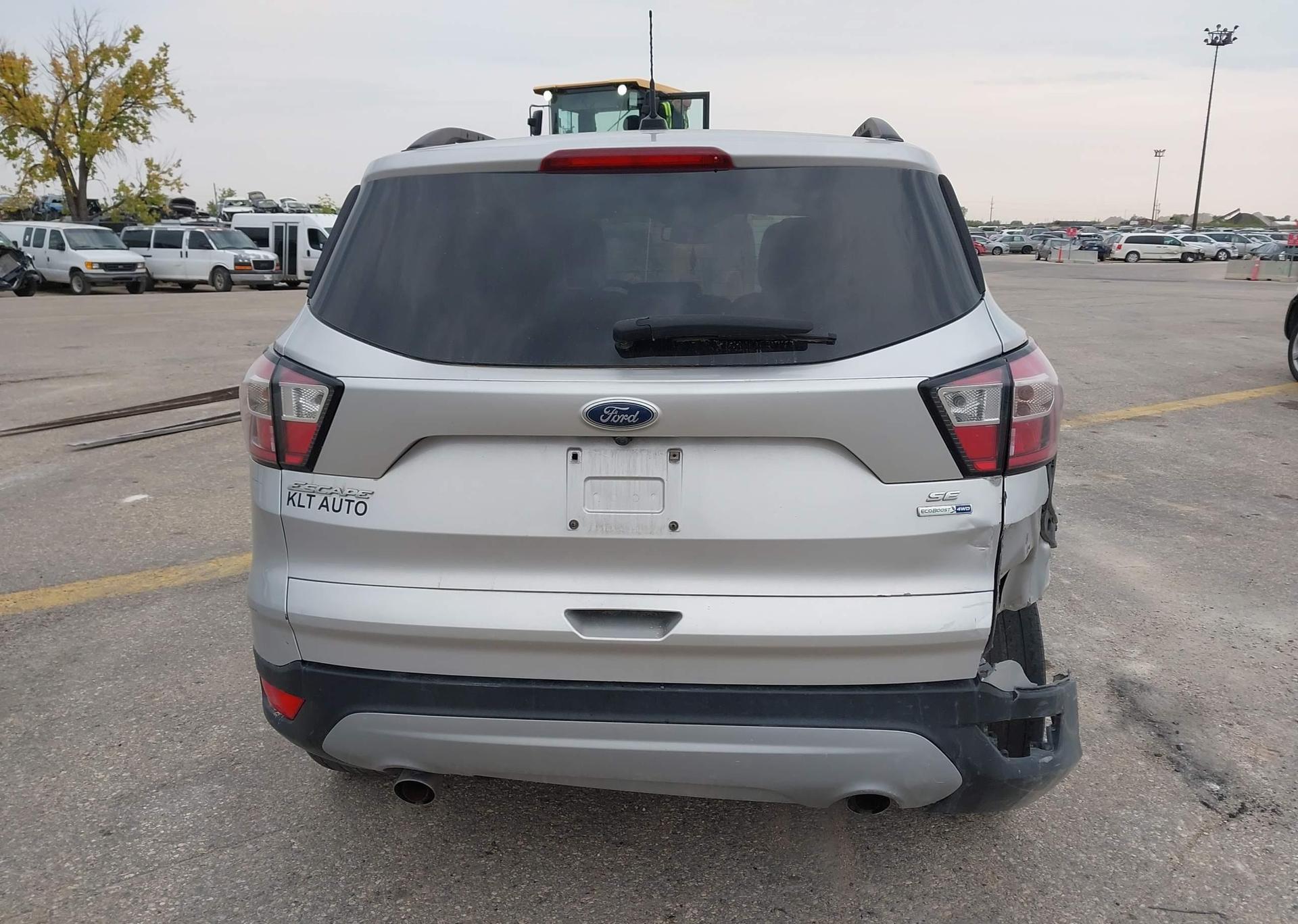 2017 FORD ESCAPE SE