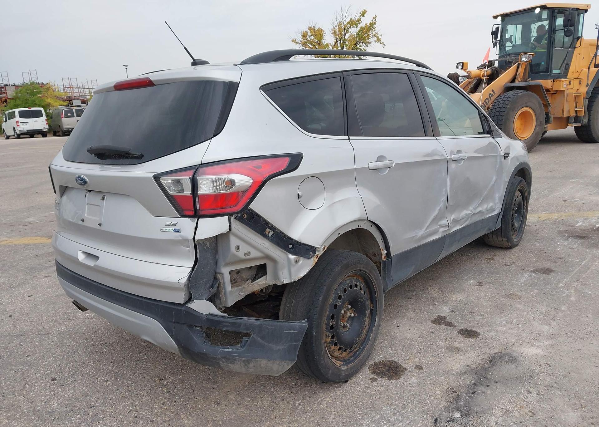 2017 FORD ESCAPE SE