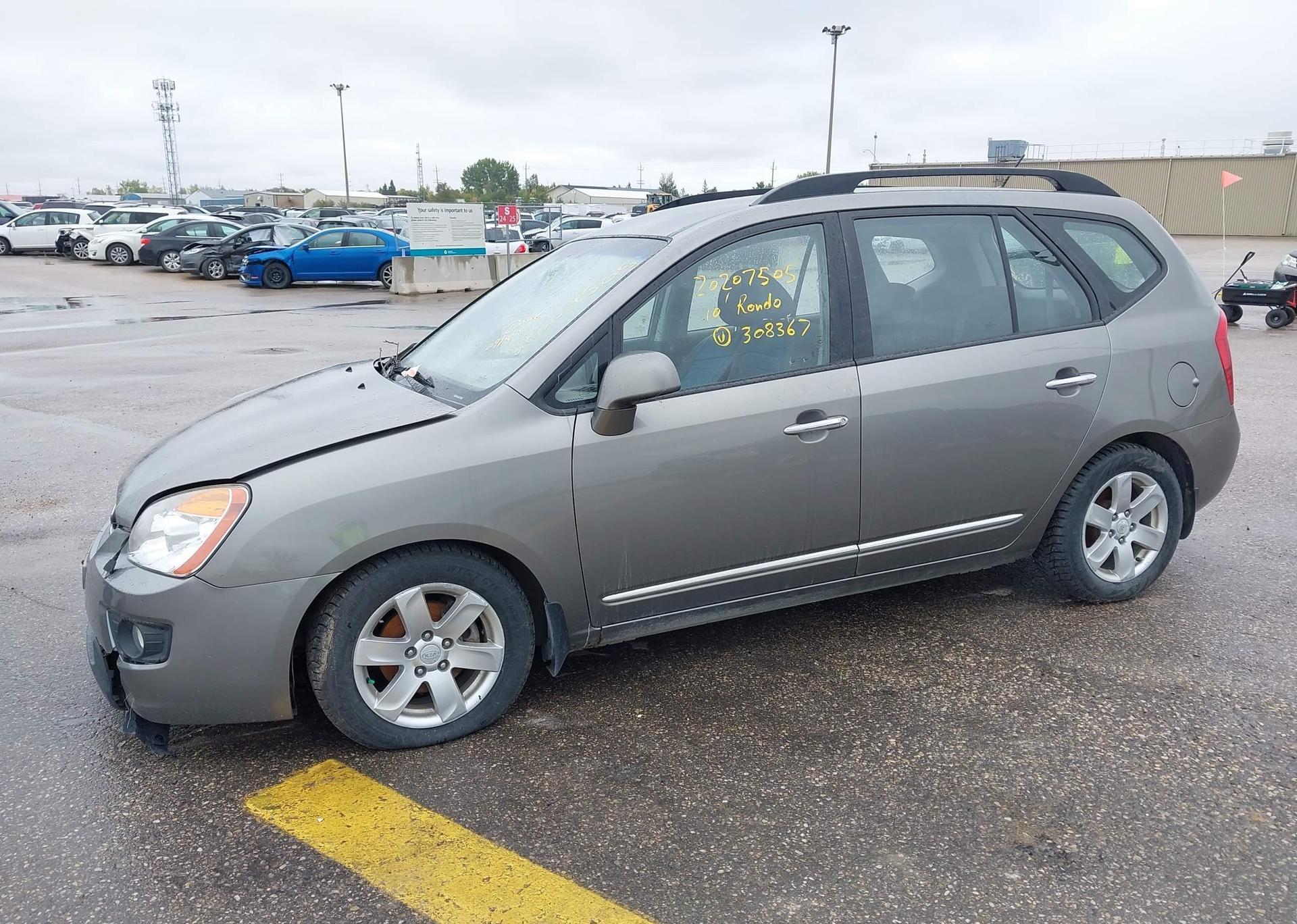 2010 KIA RONDO EX