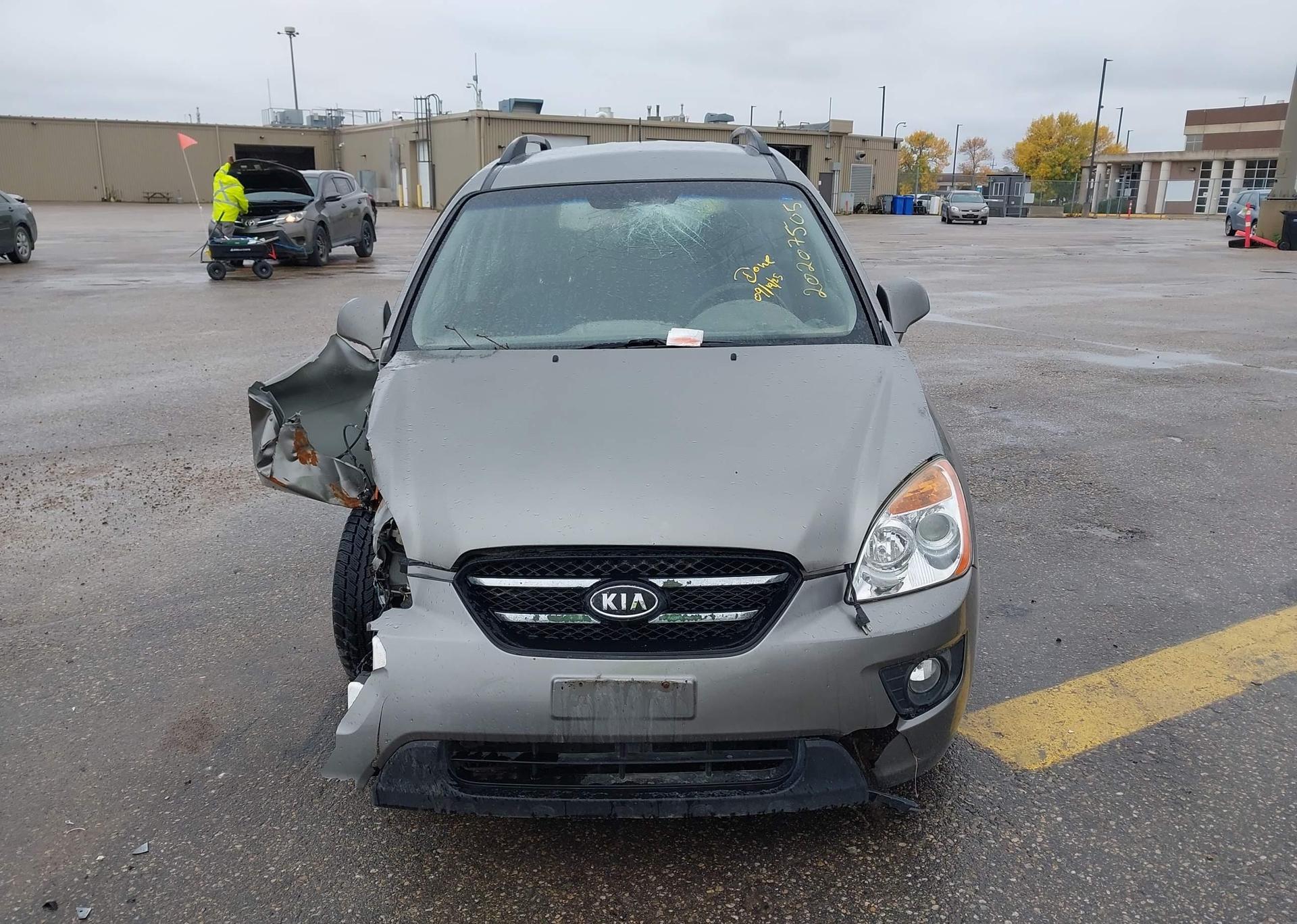 2010 KIA RONDO EX